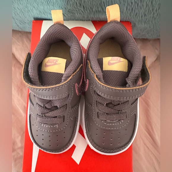 LIKE NEW! Gray & Pink Nike Court Borough Low 2; Baby Sz. 5c - Picture 5 of 10